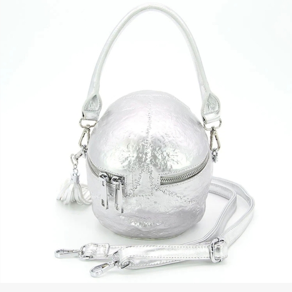 Silver Metallic Skull Head Purse - Picture 4 of 4